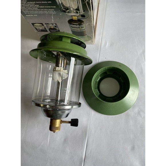 Vintage American Camper Model 1042 Double Mantle Propane Lantern - Picture 3 of 7